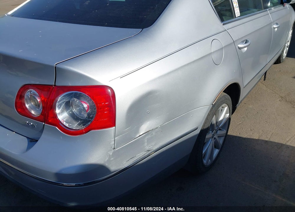 2010 VOLKSWAGEN PASSAT KOMFORT VIN: WVWJK7AN0AE057532