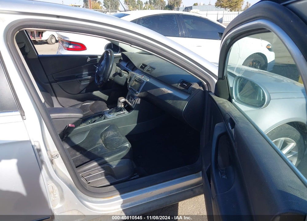 2010 VOLKSWAGEN PASSAT KOMFORT VIN: WVWJK7AN0AE057532