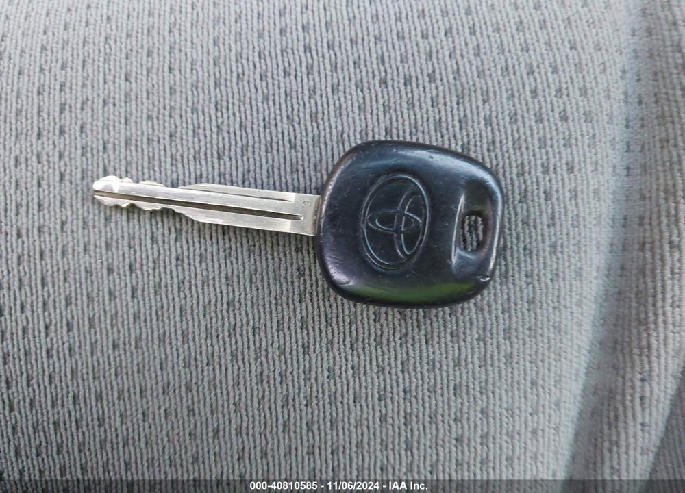 2005 TOYOTA SIENNA LE VIN: 5TDZA23C15S342809