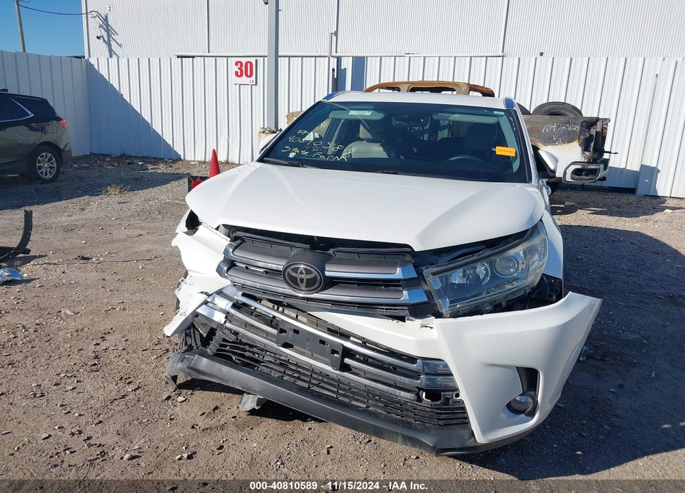 2018 TOYOTA HIGHLANDER VIN: 5TDYZRFH8JS284650
