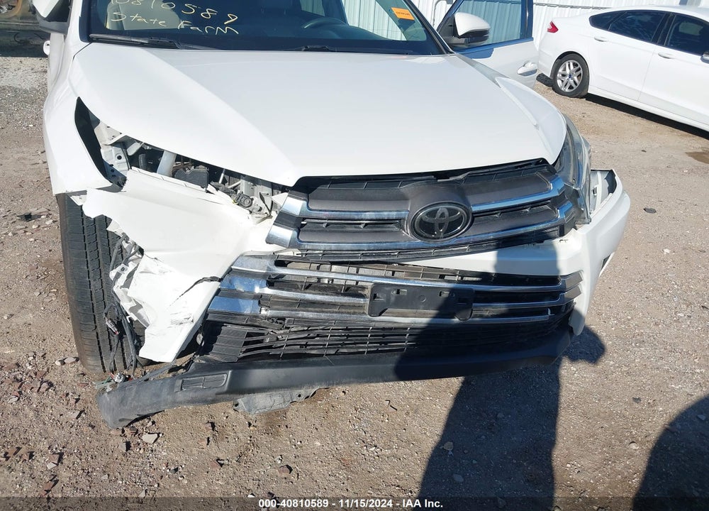 2018 TOYOTA HIGHLANDER VIN: 5TDYZRFH8JS284650