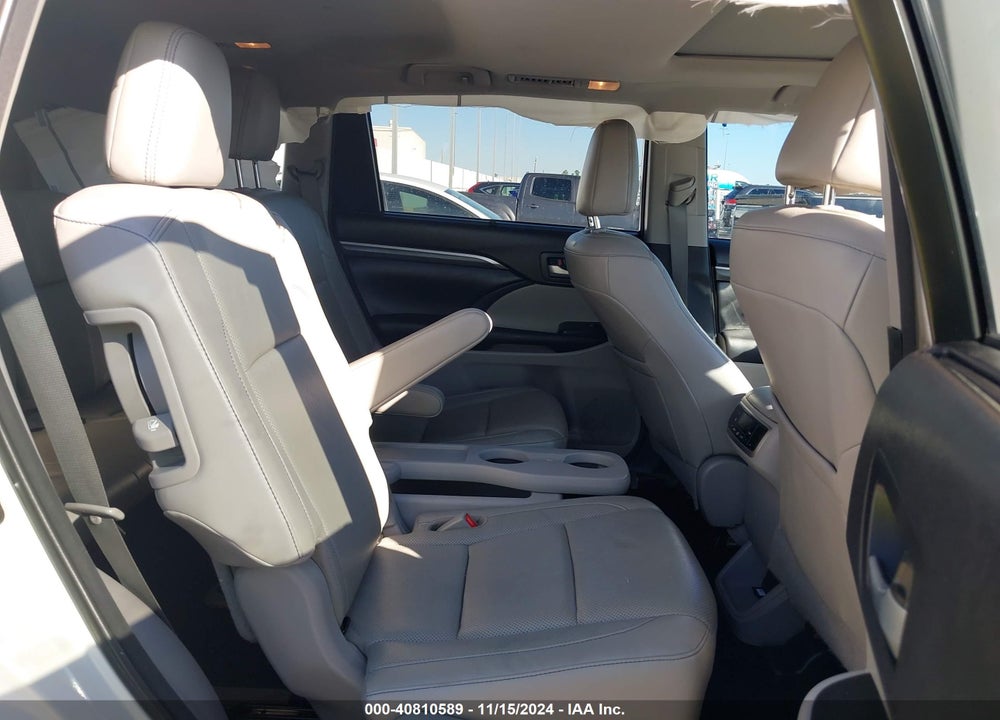 2018 TOYOTA HIGHLANDER VIN: 5TDYZRFH8JS284650