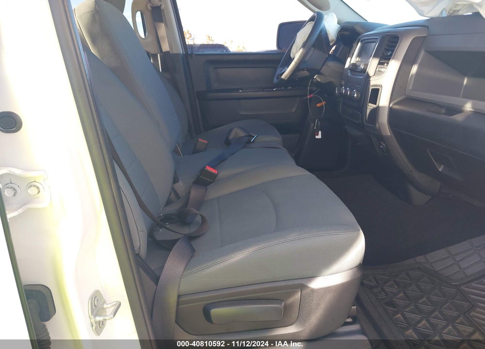 2019 RAM 1500 CLASSIC EXPRESS  4X4 6'4" BOX VIN: 1C6RR7FT6KS747432