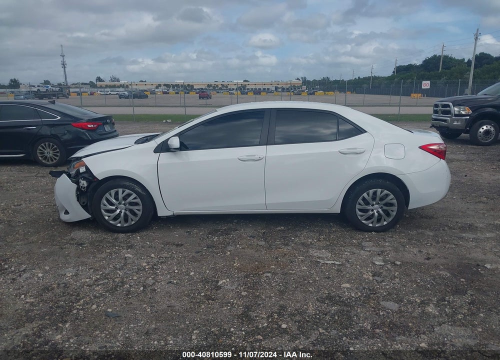 2018 TOYOTA COROLLA LE VIN: 5YFBURHE0JP819115