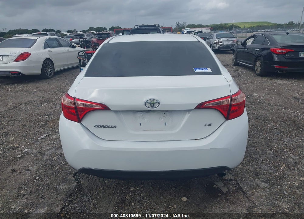 2018 TOYOTA COROLLA LE VIN: 5YFBURHE0JP819115