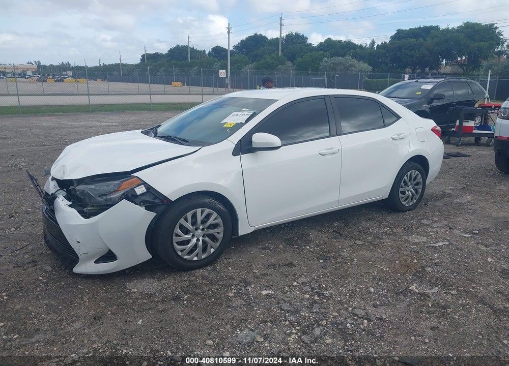 2018 TOYOTA COROLLA LE VIN: 5YFBURHE0JP819115