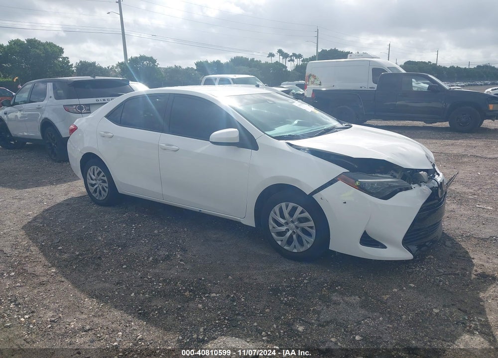 2018 TOYOTA COROLLA LE VIN: 5YFBURHE0JP819115