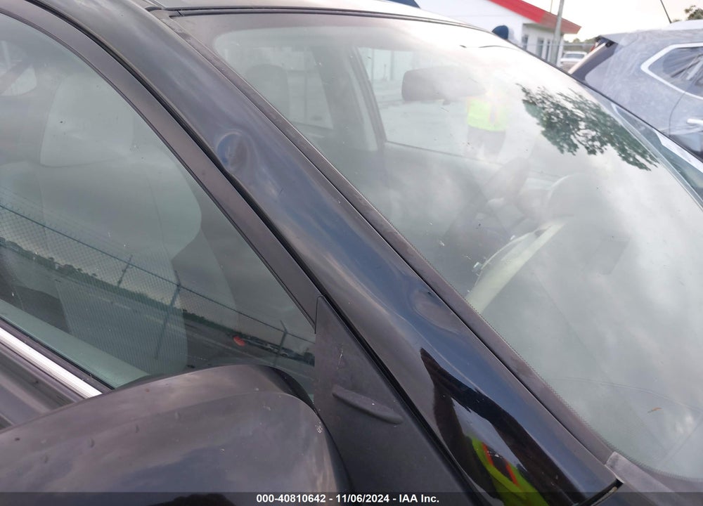 2013 TOYOTA RAV4 XLE VIN: 2T3RFREVXDW001043