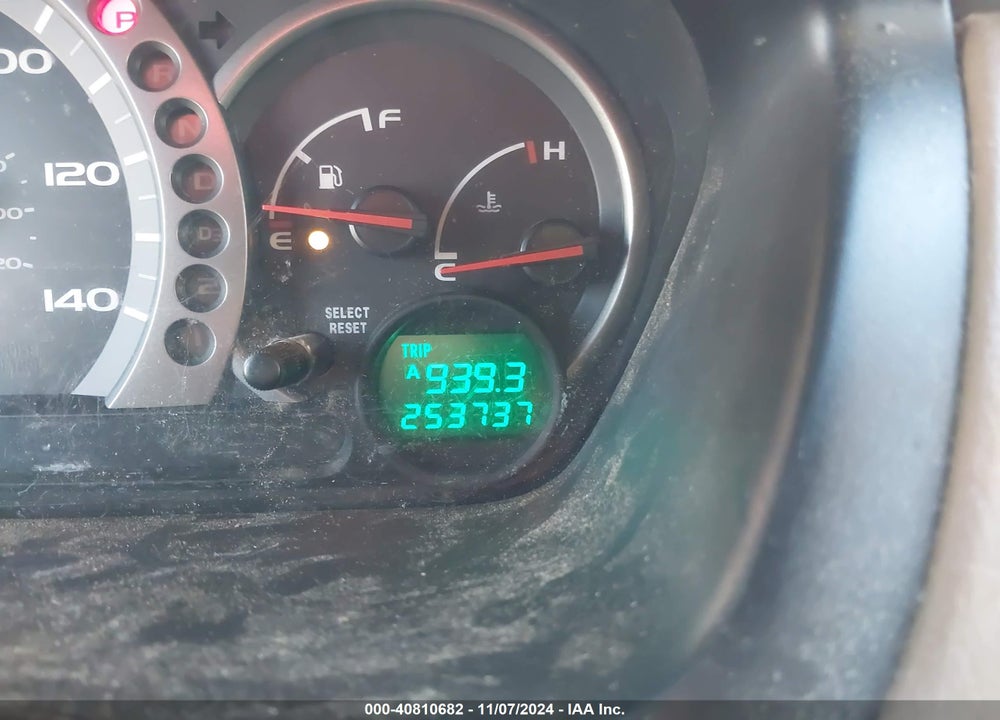 2004 HONDA PILOT EX VIN: 2HKYF18494H504425