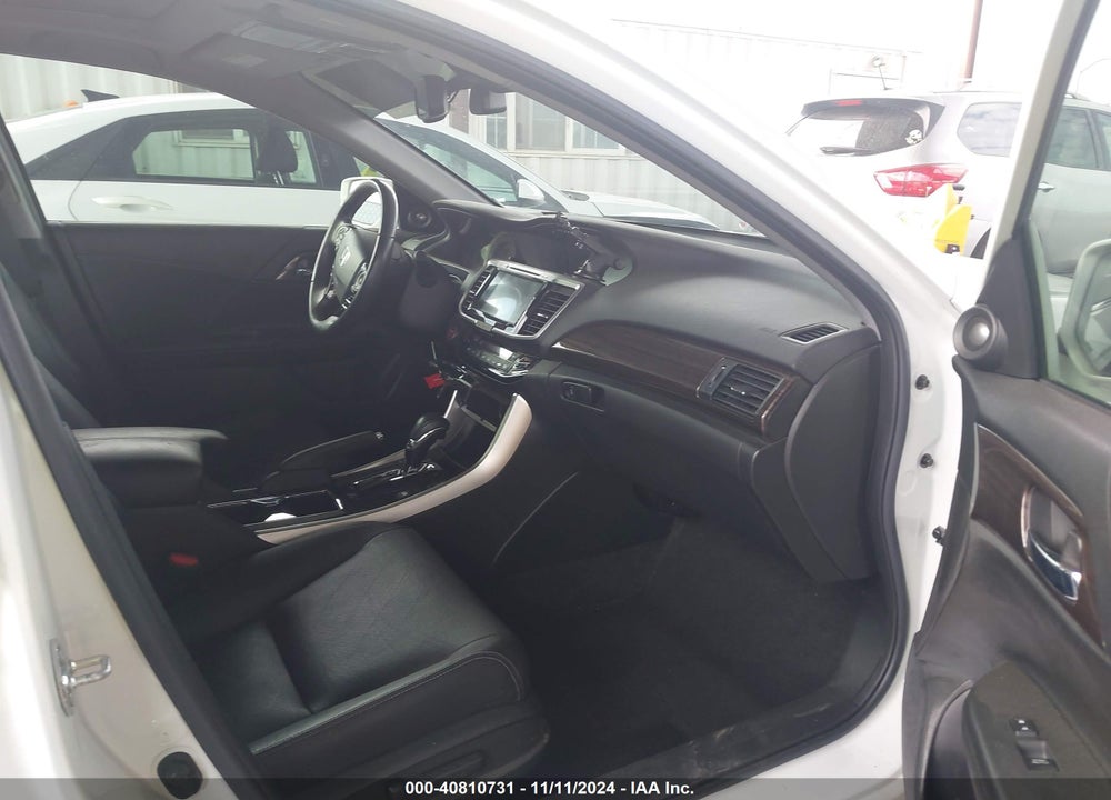 2017 HONDA ACCORD HYBRID TOURING VIN: JHMCR6F76HC016920