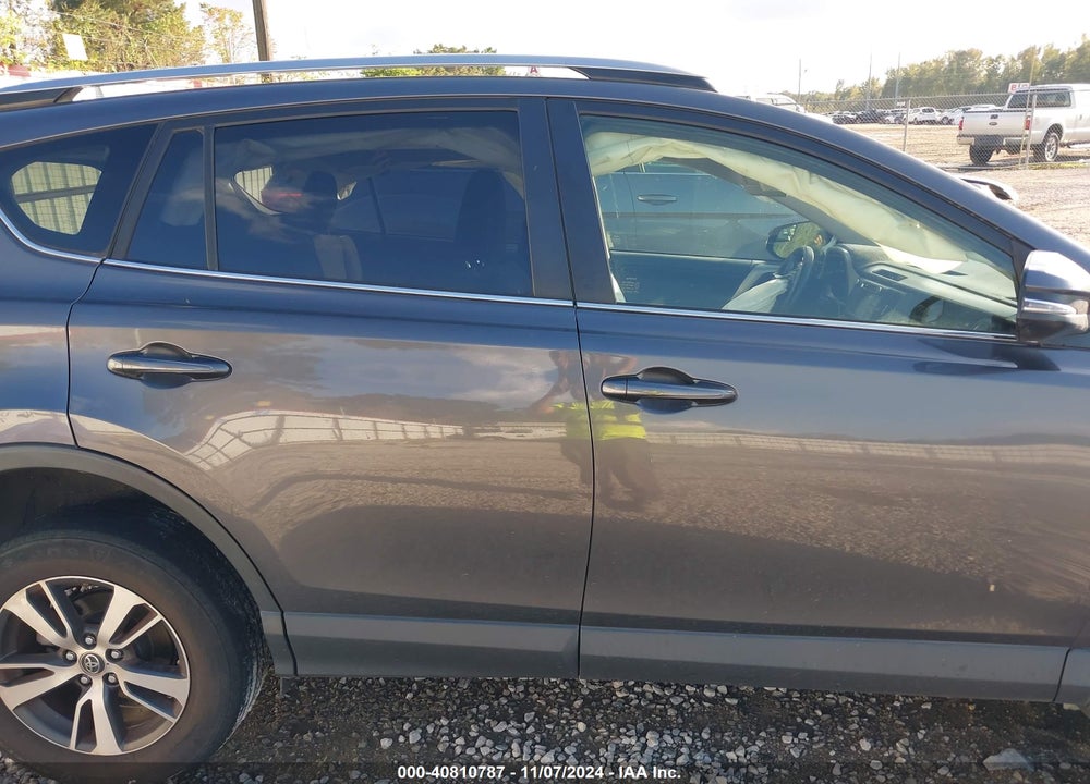 2017 TOYOTA RAV4 XLE VIN: JTMWFREV5HJ125924