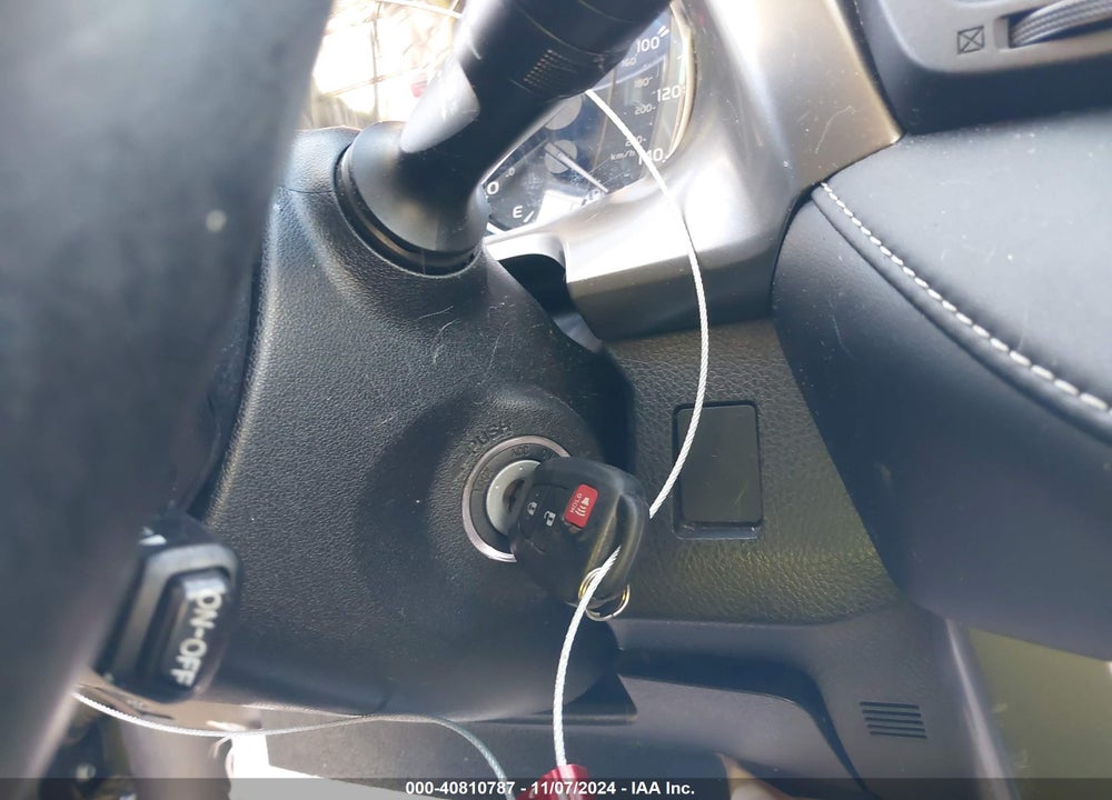 2017 TOYOTA RAV4 XLE VIN: JTMWFREV5HJ125924