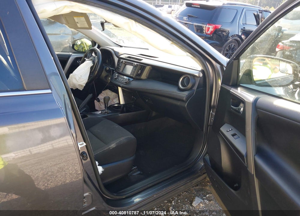 2017 TOYOTA RAV4 XLE VIN: JTMWFREV5HJ125924