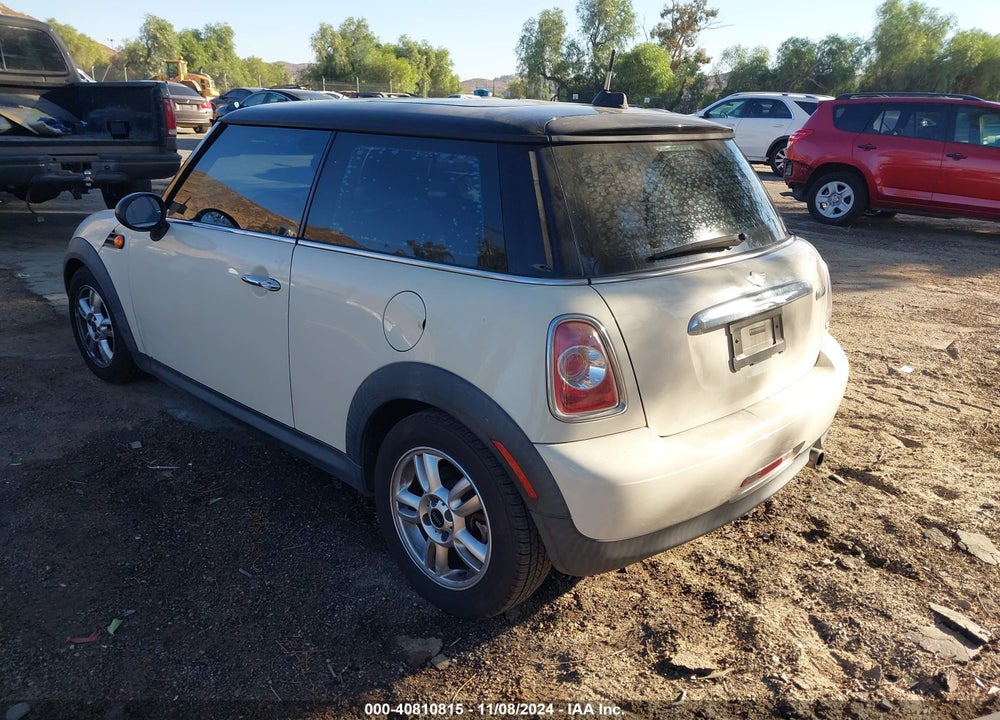 2012 MINI COOPER VIN: WMWSU3C56CT256262