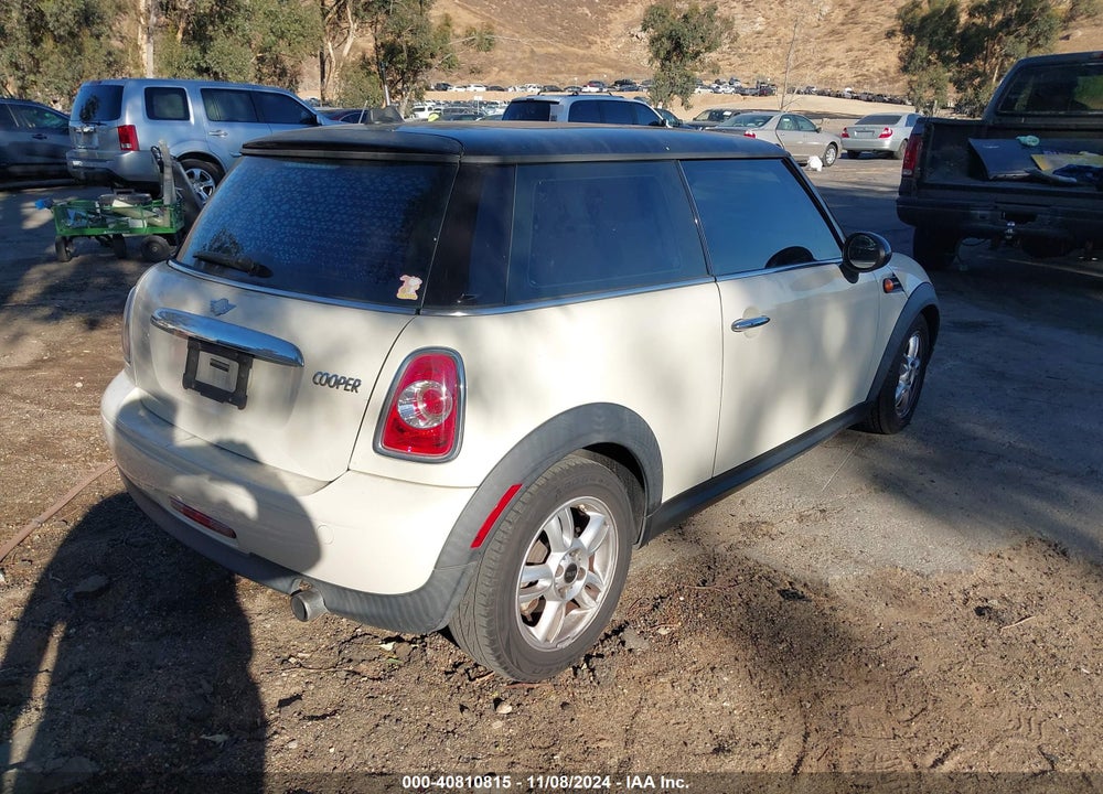 2012 MINI COOPER VIN: WMWSU3C56CT256262