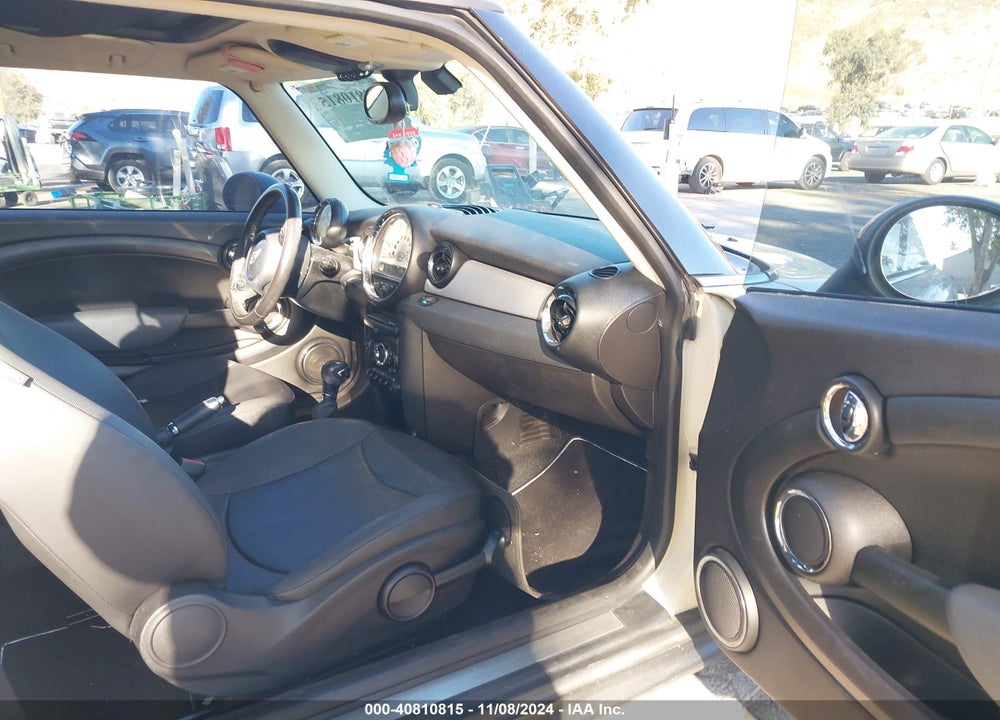 2012 MINI COOPER VIN: WMWSU3C56CT256262