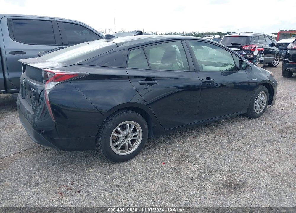 2018 TOYOTA PRIUS TWO VIN: JTDKBRFUXJ3059445