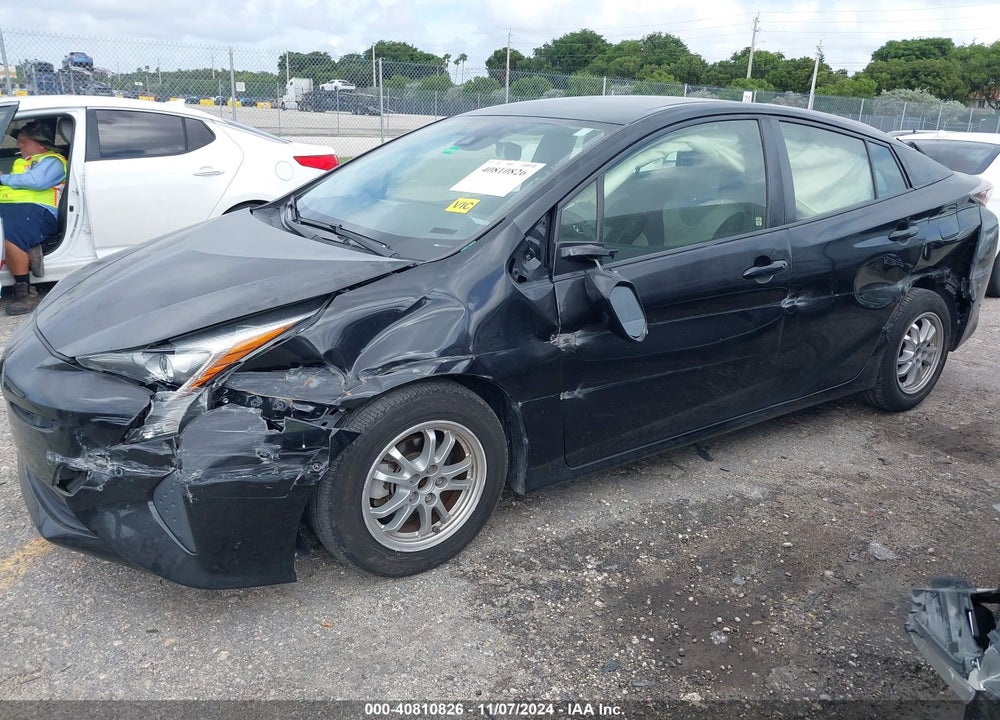 2018 TOYOTA PRIUS TWO VIN: JTDKBRFUXJ3059445