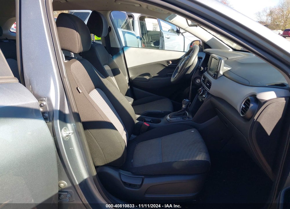 2018 HYUNDAI KONA SE VIN: KM8K1CAA5JU152361