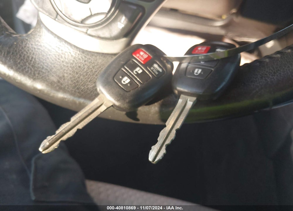 2012 TOYOTA CAMRY SE VIN: 4T1BF1FK8CU138142