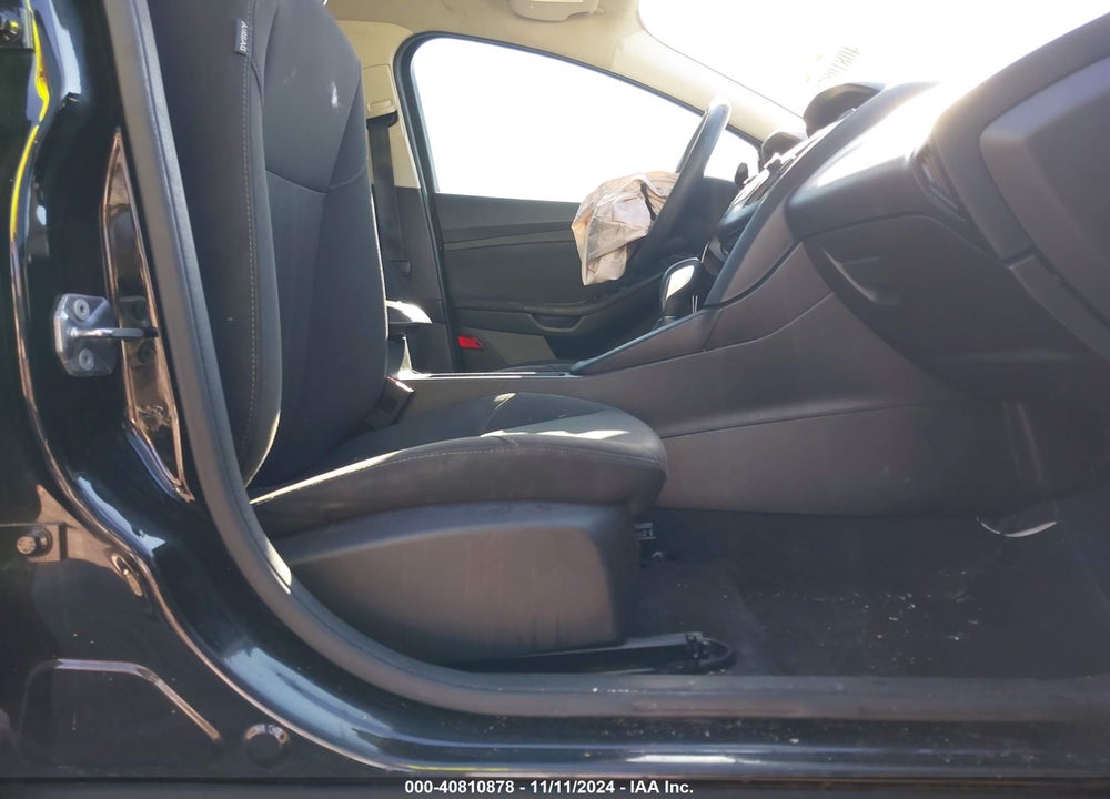 2017 FORD FOCUS VIN: 1FADP3F23HL244250