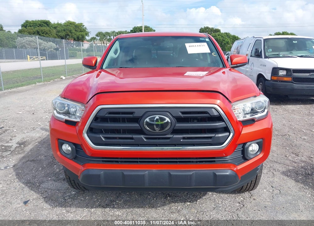 2018 TOYOTA TACOMA SR5 V6 VIN: 3TMAZ5CN7JM076103