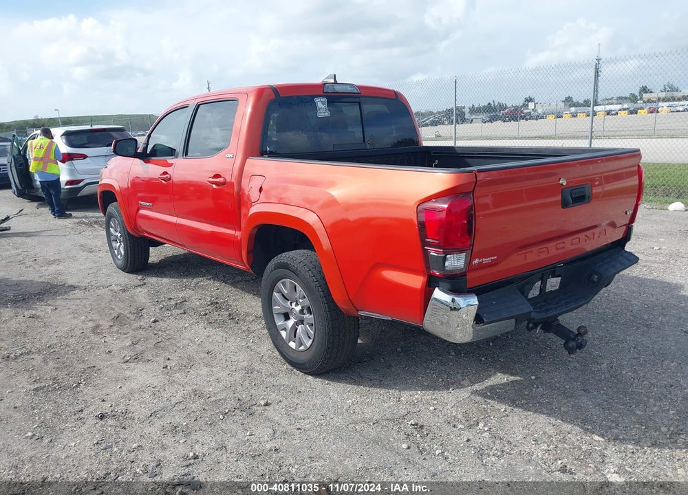 2018 TOYOTA TACOMA SR5 V6 VIN: 3TMAZ5CN7JM076103