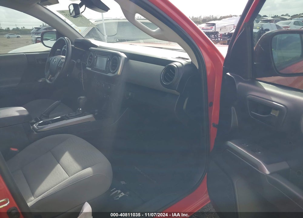 2018 TOYOTA TACOMA SR5 V6 VIN: 3TMAZ5CN7JM076103
