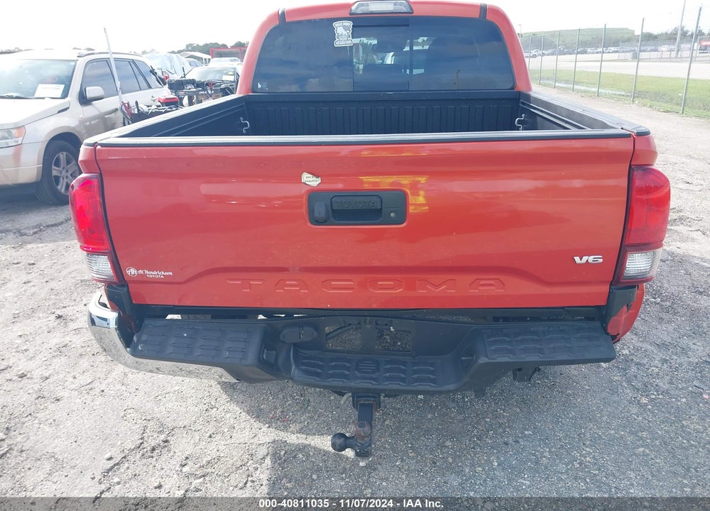 2018 TOYOTA TACOMA SR5 V6 VIN: 3TMAZ5CN7JM076103