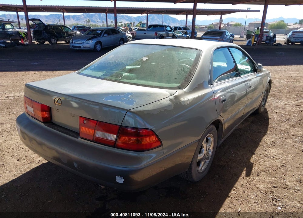 1999 LEXUS ES 300 VIN: JT8BF28G3X5052318