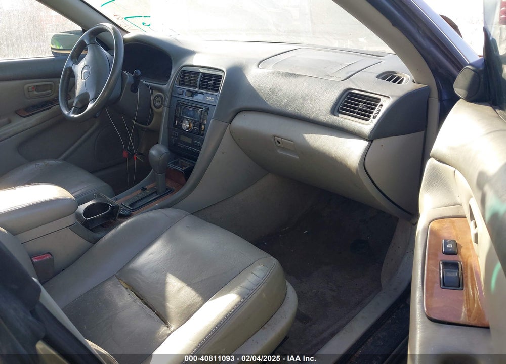 1999 LEXUS ES 300 VIN: JT8BF28G3X5052318