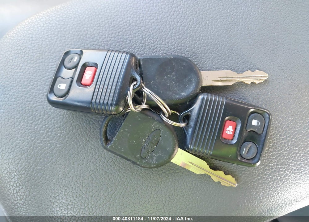 2005 FORD FREESTYLE SEL VIN: 1FMDK051X5GA08596