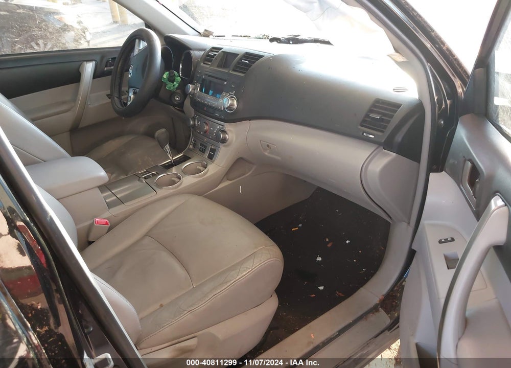 2011 TOYOTA HIGHLANDER SE V6 VIN: 5TDBK3EH9BS071877