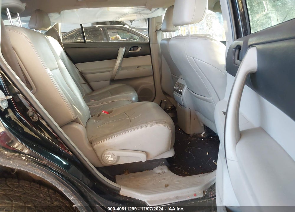 2011 TOYOTA HIGHLANDER SE V6 VIN: 5TDBK3EH9BS071877