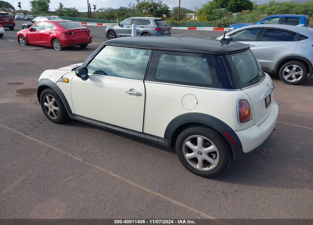 2010 MINI COOPER VIN: WMWMF3C54ATZ63604