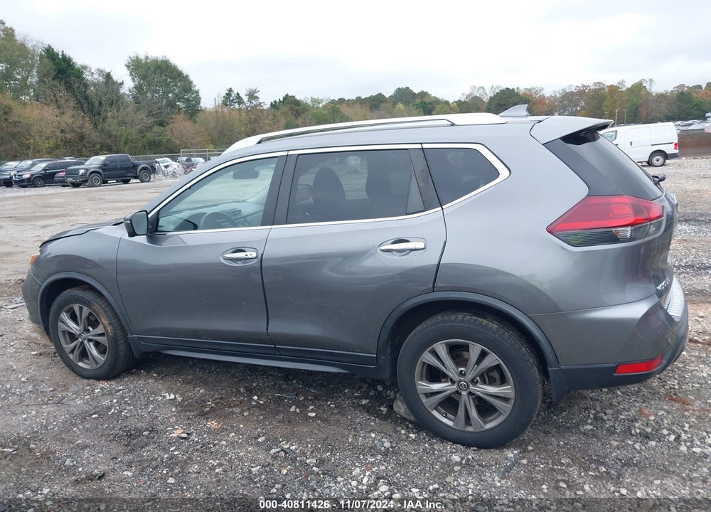 2019 NISSAN ROGUE SV VIN: JN8AT2MV5KW396458