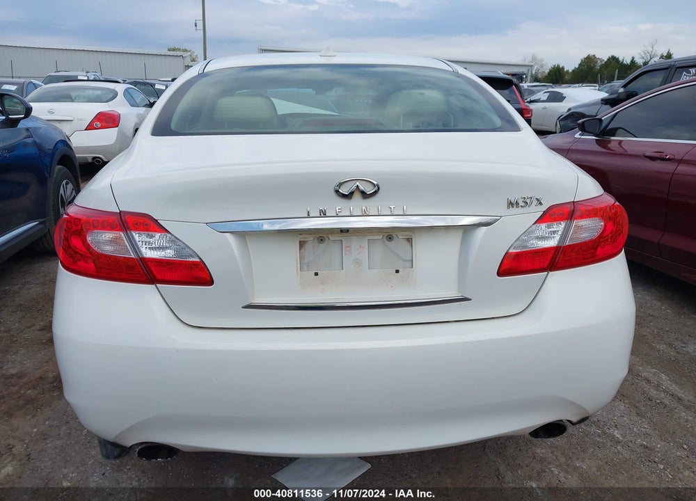 2011 INFINITI M37X VIN: JN1BY1AR9BM372522