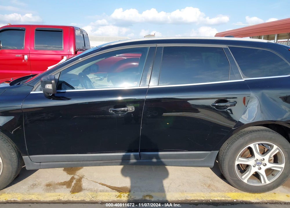 2013 VOLVO XC60 T6 VIN: YV4902DZ8D2427896