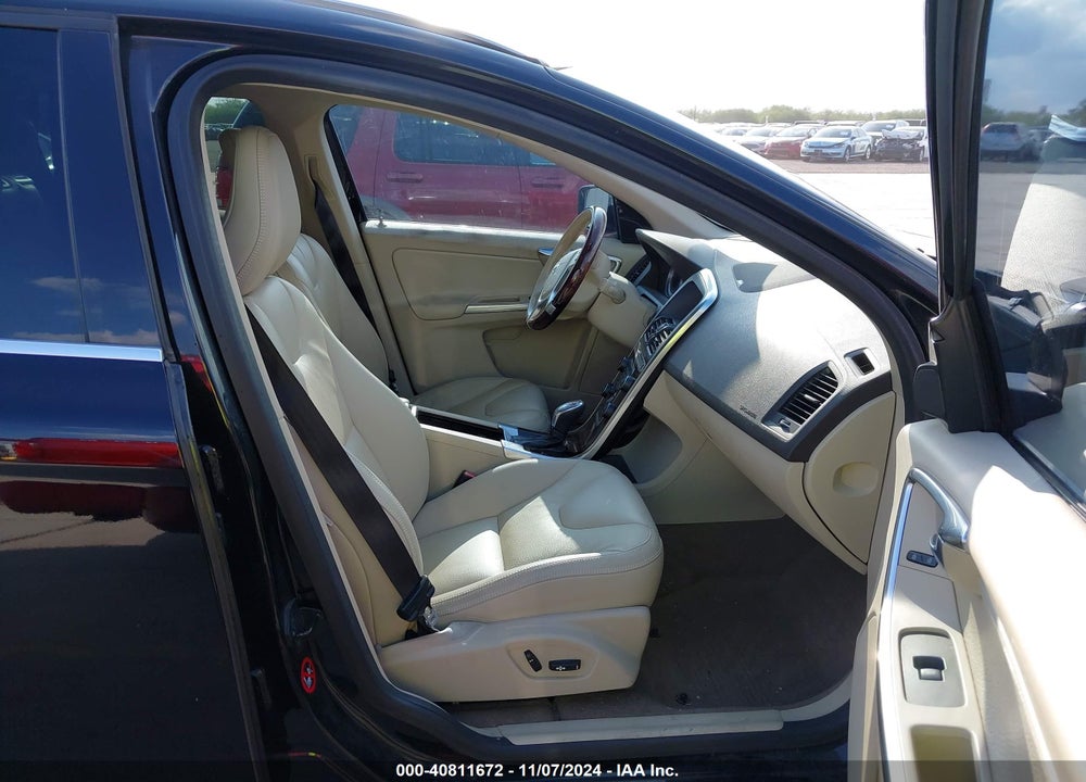 2013 VOLVO XC60 T6 VIN: YV4902DZ8D2427896