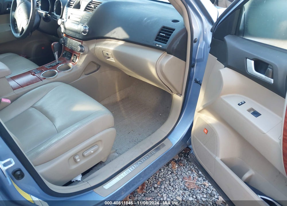 2008 TOYOTA HIGHLANDER LIMITED VIN: JTEES42A882075585