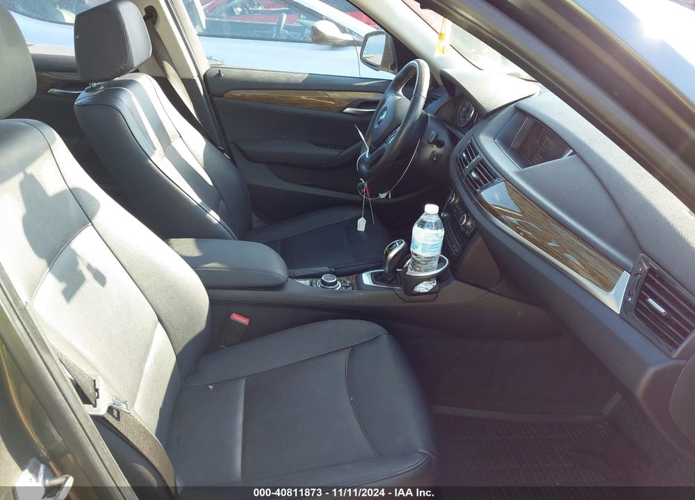 2015 BMW X1 XDRIVE28I VIN: WBAVL1C52FVY38646