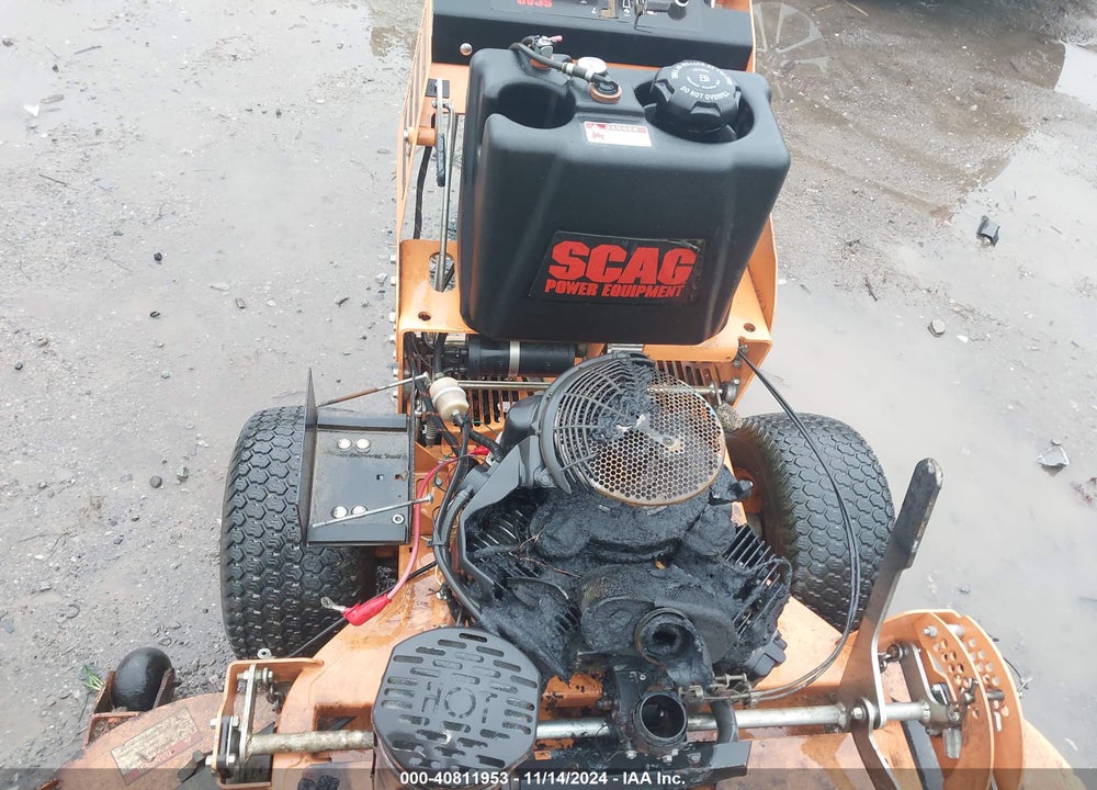 1999 SCAG 61 INCH WALK BEHIND MOWER VIN: SWZT61H-22FSE