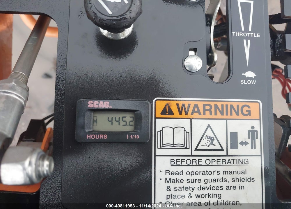 1999 SCAG 61 INCH WALK BEHIND MOWER VIN: SWZT61H-22FSE