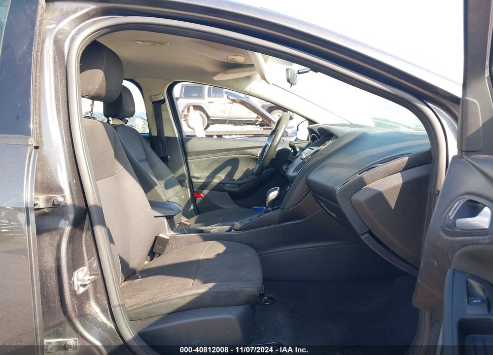 2015 FORD FOCUS SE VIN: 1FADP3K24FL263392
