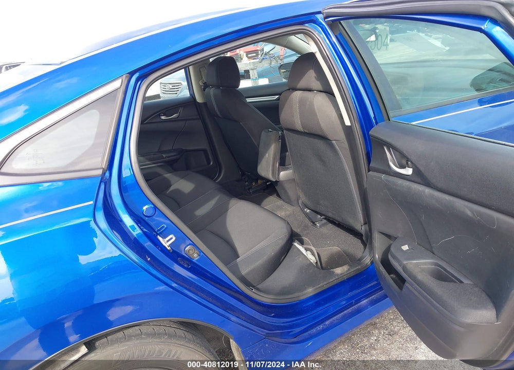 2018 HONDA CIVIC LX VIN: 19XFC2F58JE043137