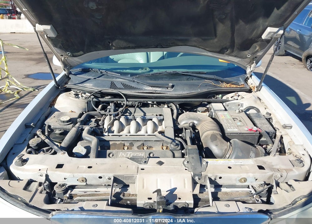 2001 LINCOLN CONTINENTAL VIN: 1LNHM97V11Y680972