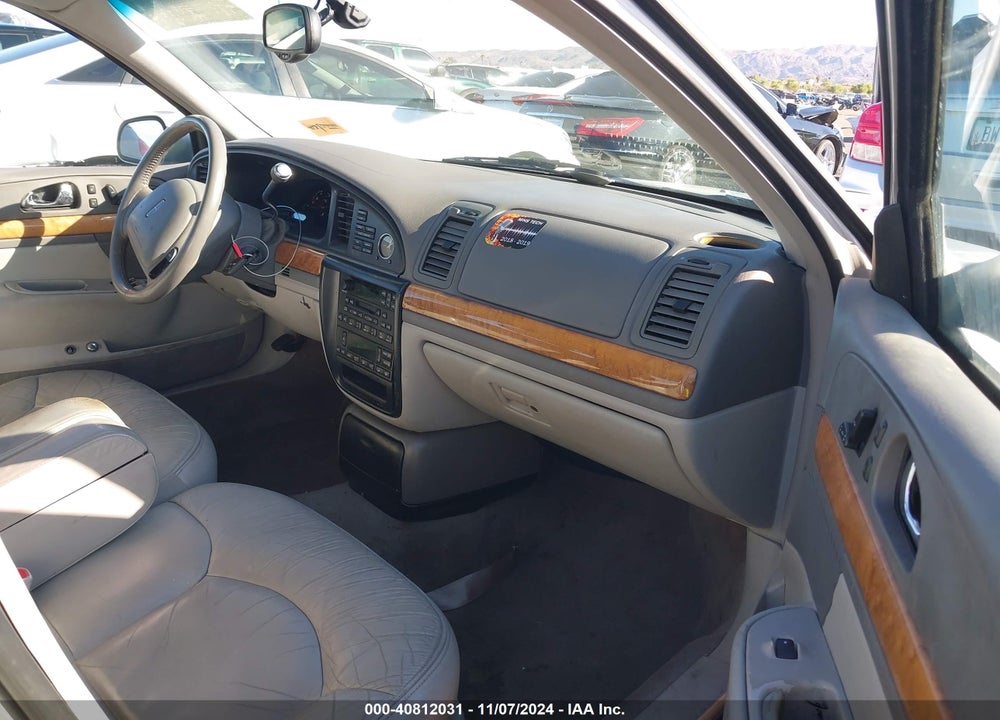 2001 LINCOLN CONTINENTAL VIN: 1LNHM97V11Y680972
