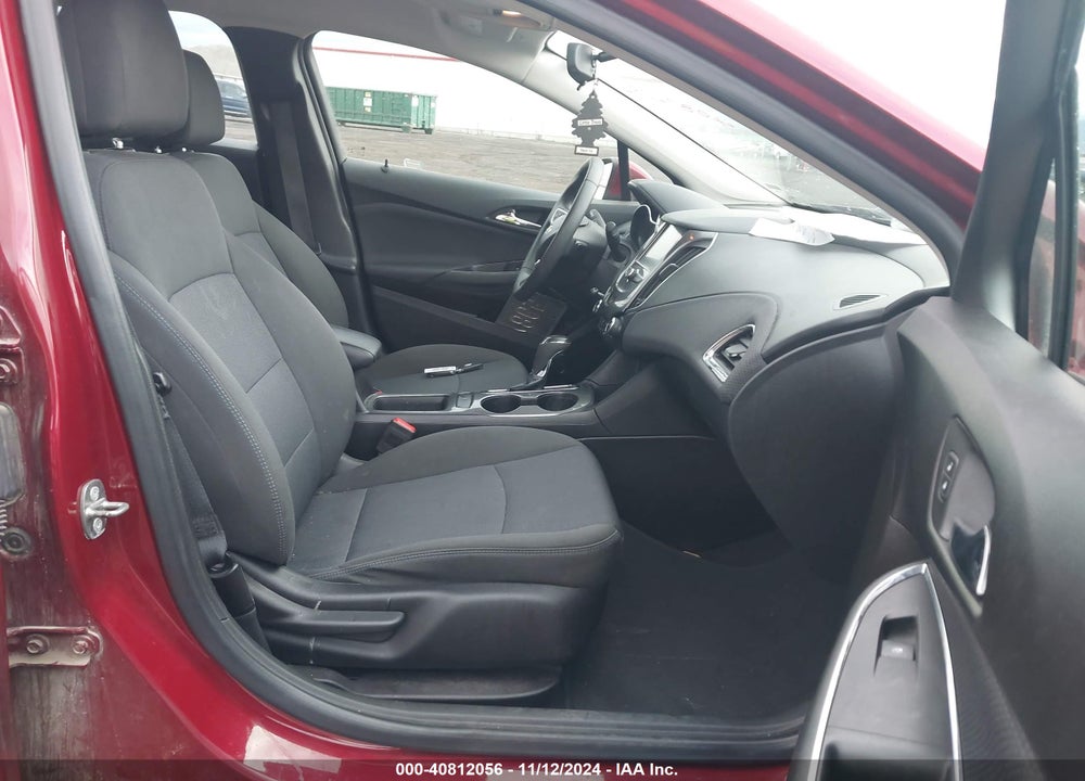 2018 CHEVROLET CRUZE LT AUTO VIN: 1G1BE5SM0J7245180