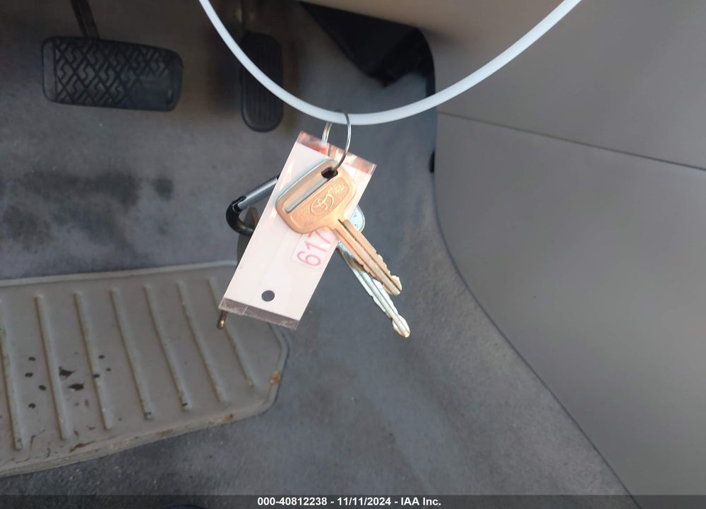 2004 TOYOTA COROLLA CE VIN: 2T1BR32E54C185733