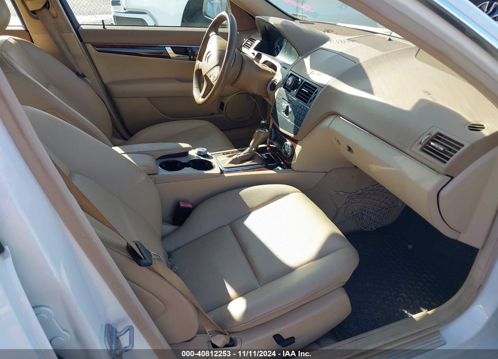 2008 MERCEDES-BENZ C 300 LUXURY/SPORT VIN: WDDGF54X48F132792